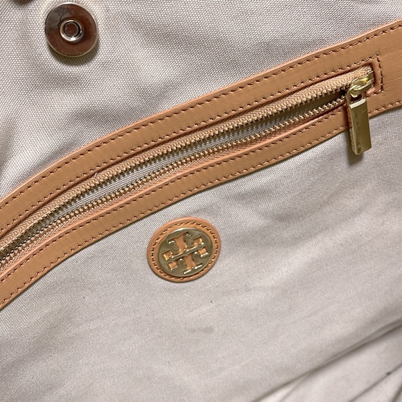 Tory Burch Rae Floral Raffia Embellished Lined Straw Tote Bag w Leather Straps - Picture 5 of 6